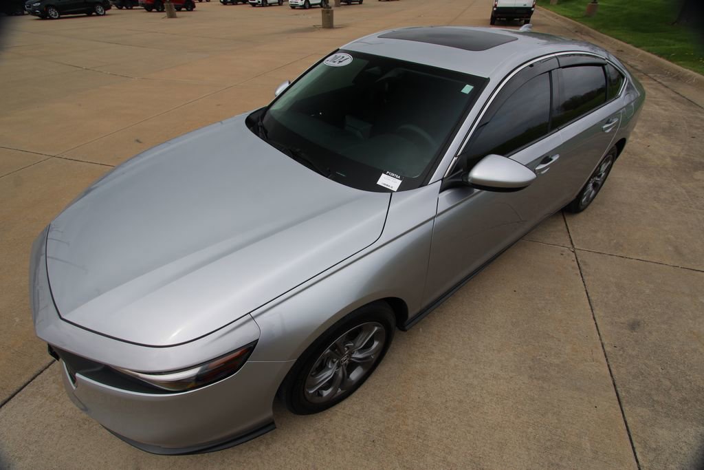 Used 2024 Honda Accord EX image 18