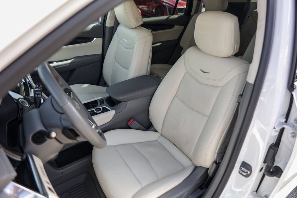 Used 2023 Cadillac XT6 Premium Luxury FWD image 7