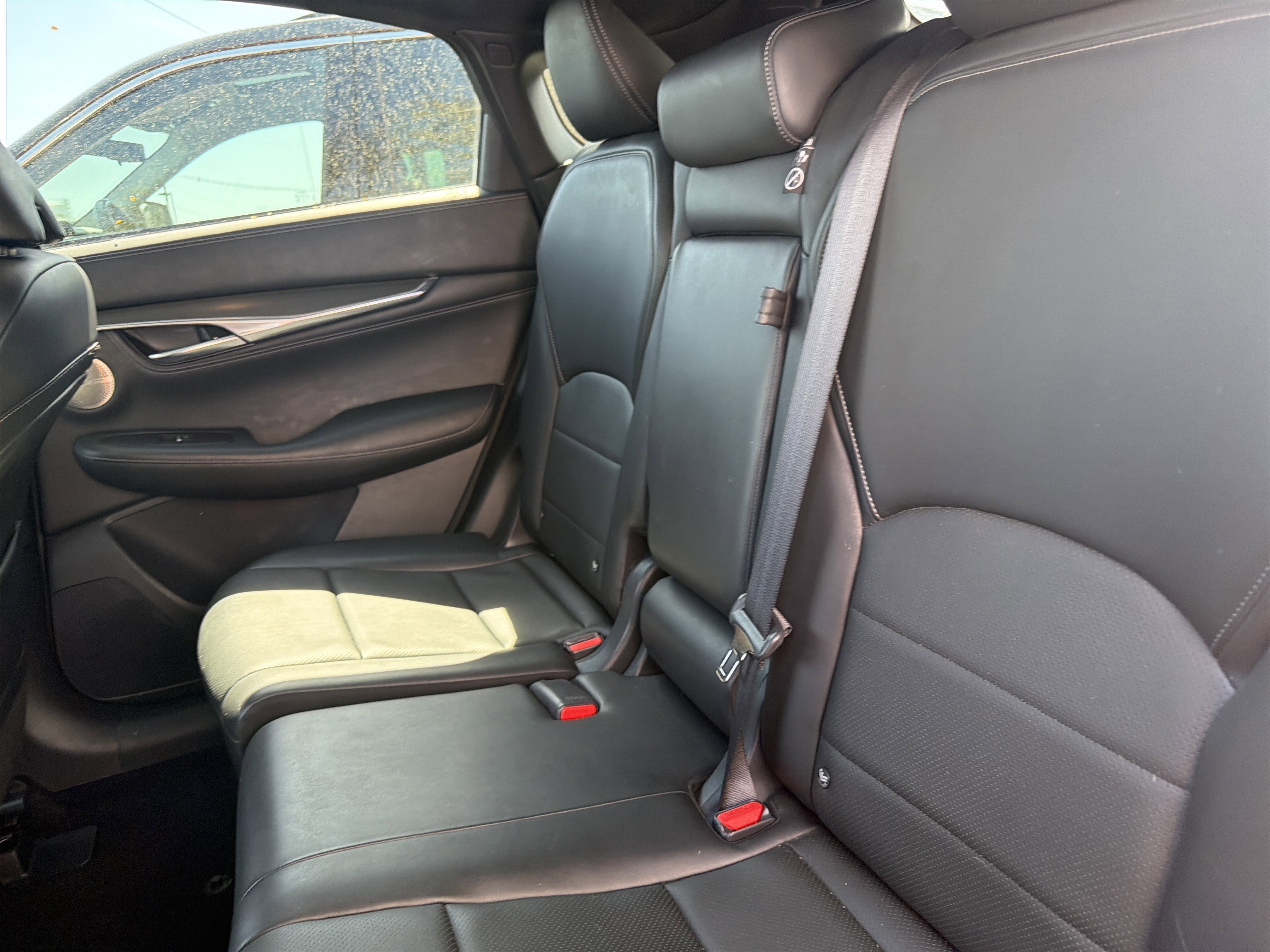 Used 2023 INFINITI QX55 Essential image 9