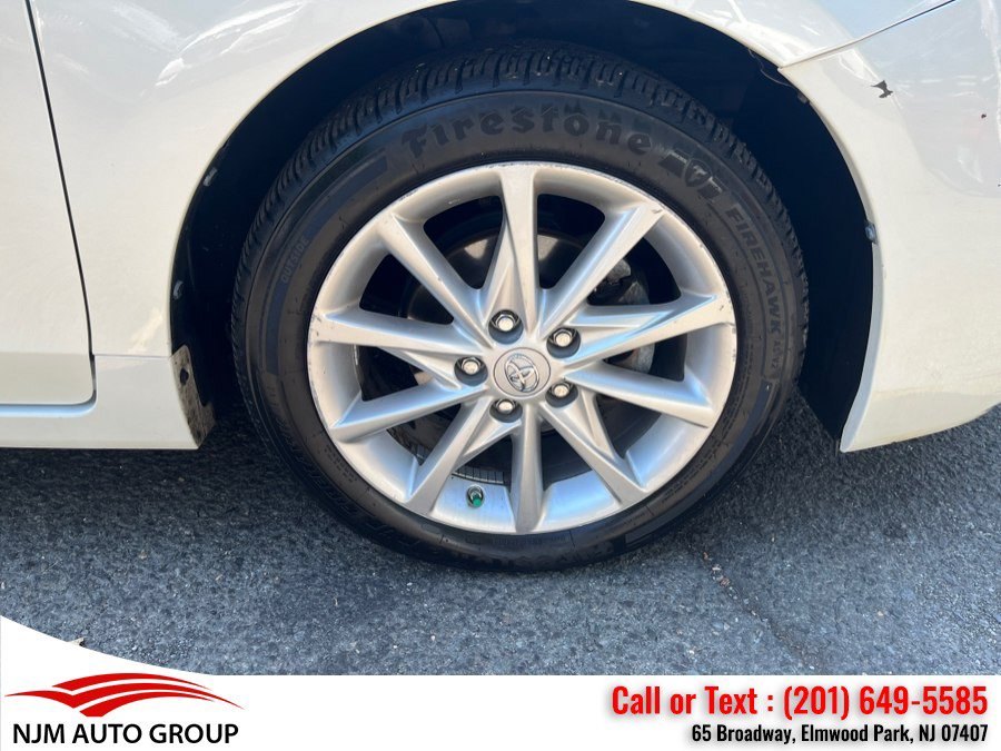 Used 2014 Toyota Prius V Five FWD image 15