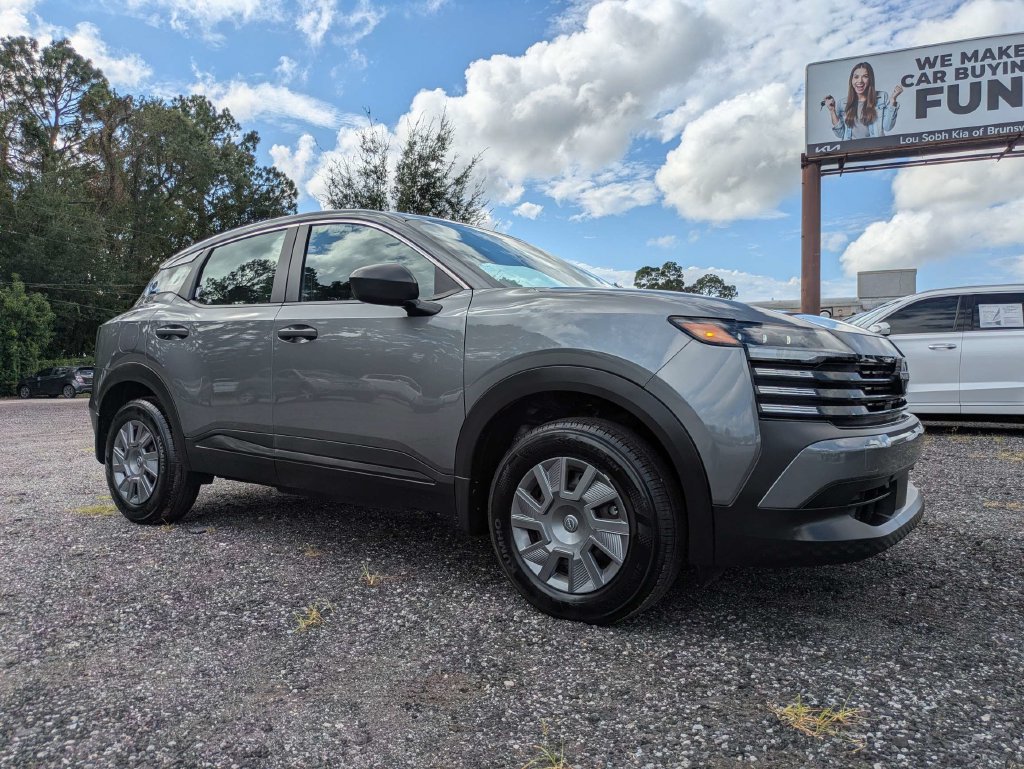 Used 2025 Nissan Kicks S FWD image 2
