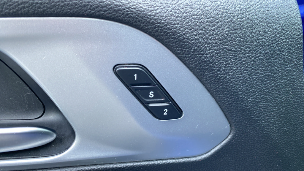 Used 2021 Chrysler Pacifica Touring-L w/ Uconnect Theater Family Group AWD/4WD image 39