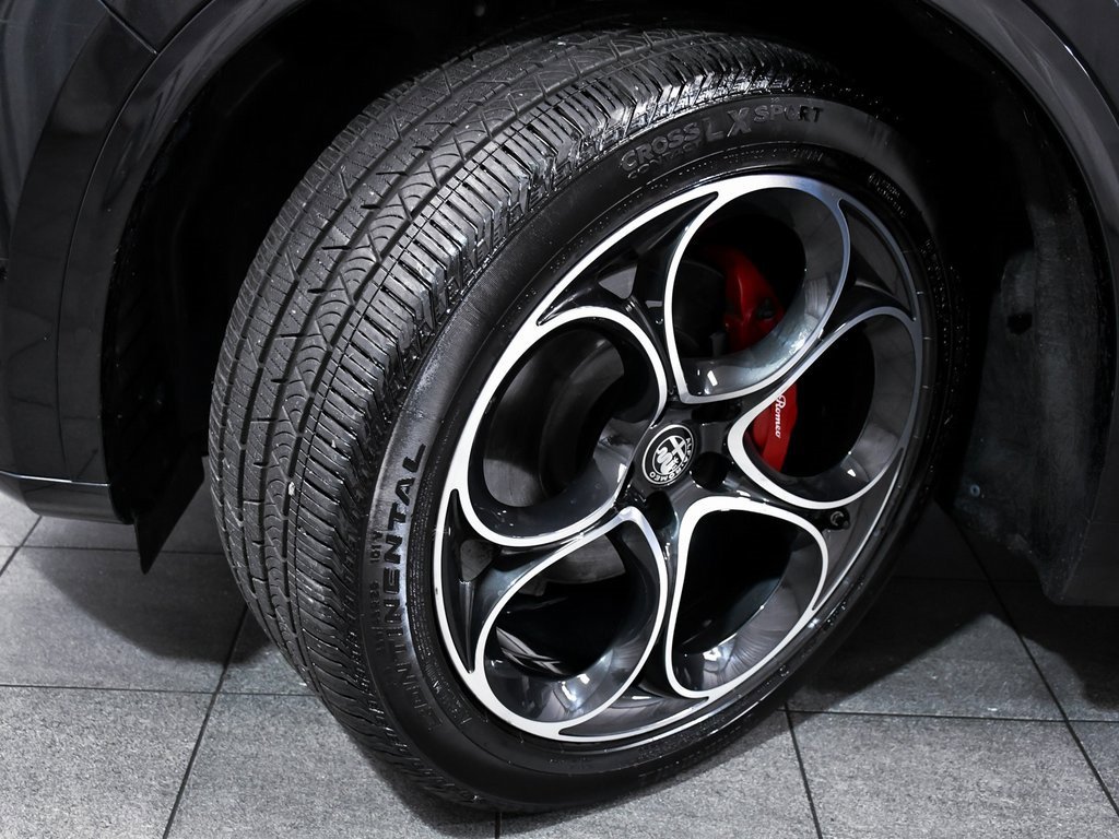 Used 2023 Alfa Romeo Stelvio Veloce image 7