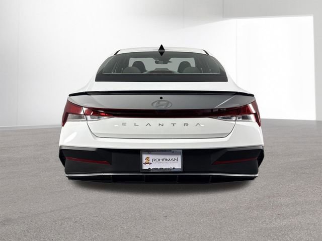 Used 2025 Hyundai Elantra Sport FWD image 15