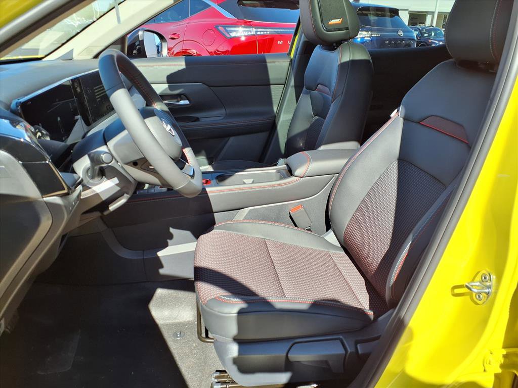 New 2026 Nissan Kicks SR image 4