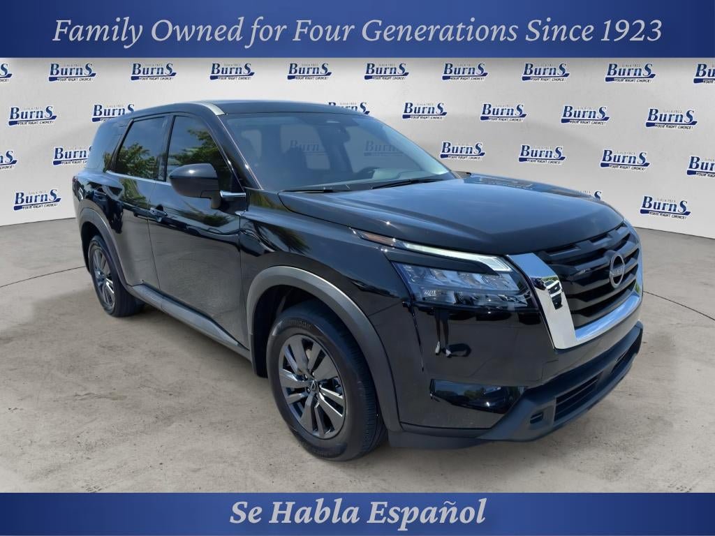 Used 2025 Nissan Pathfinder S FWD image 1
