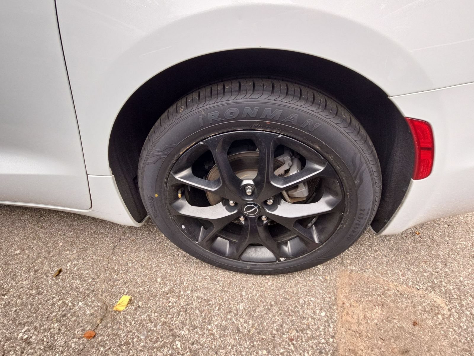 Used 2025 Chrysler Pacifica Limited FWD image 22
