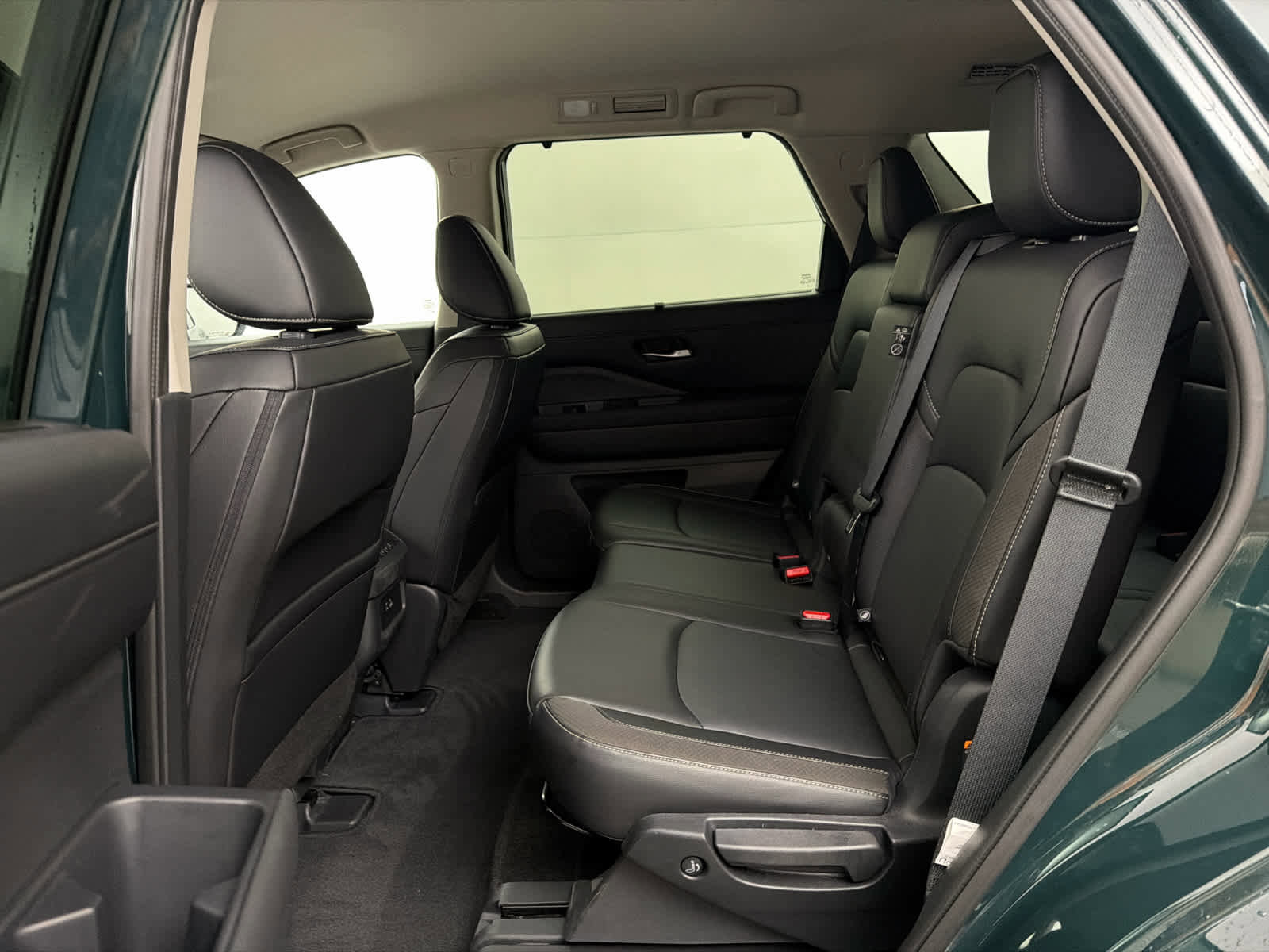 Certified 2025 Nissan Pathfinder SL FWD image 16
