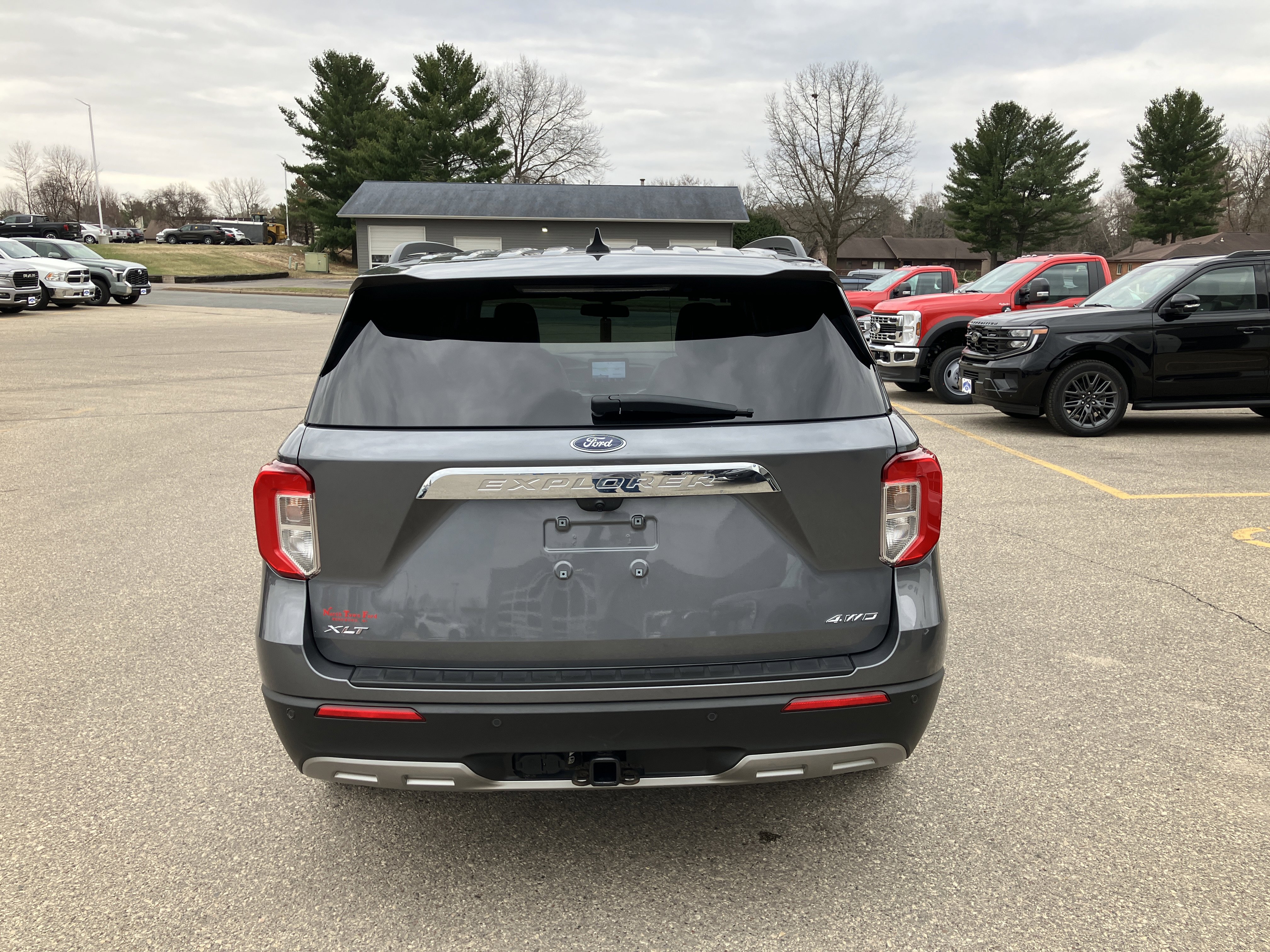 Used 2021 Ford Explorer XLT w/ Equipment Group 202A AWD/4WD image 7