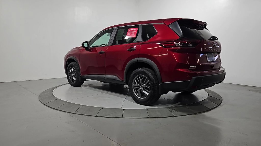 Certified 2025 Nissan Rogue S AWD/4WD image 3