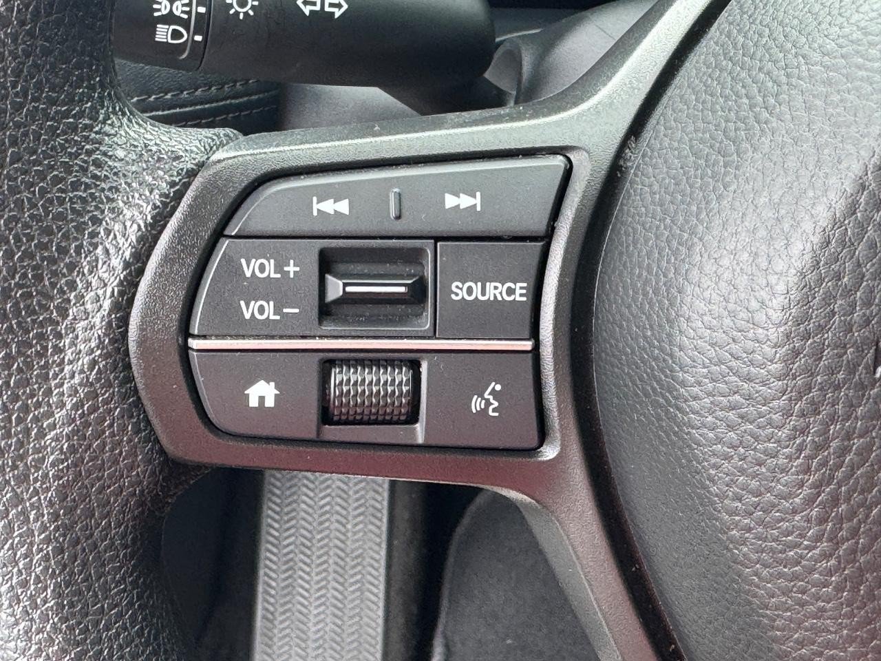 Used 2025 Honda HR-V LX image 20