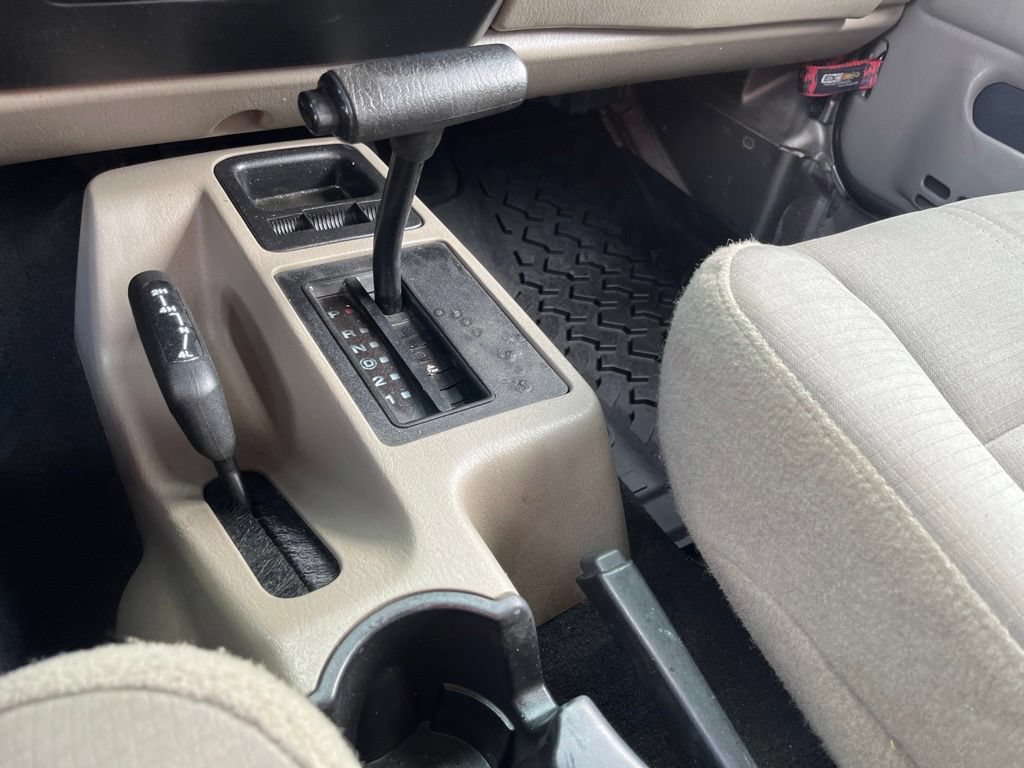 Used 2004 Jeep Wrangler Sahara w/ Dual Top Group AWD/4WD image 31