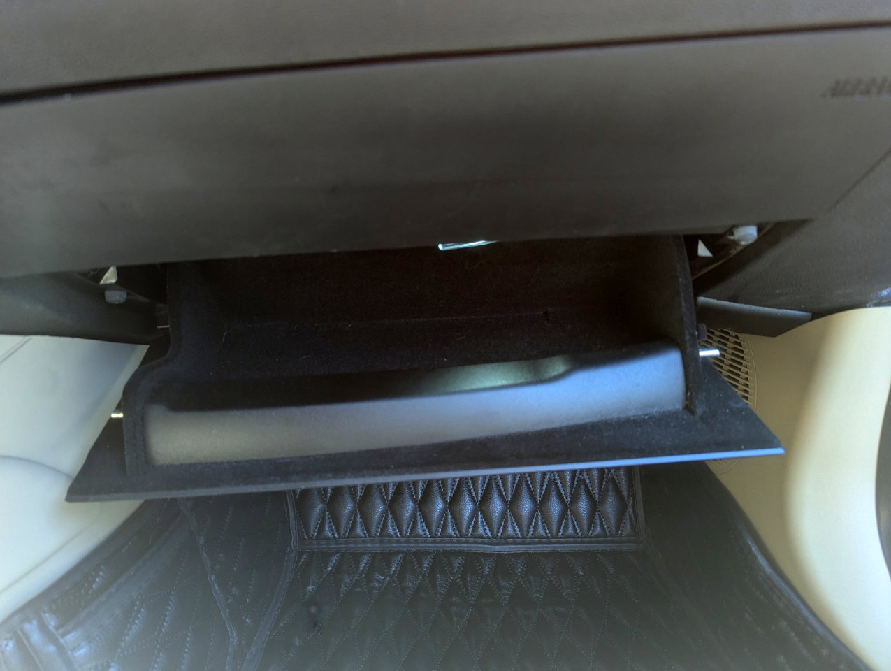 Used 2008 BMW Z4 3.0i image 32