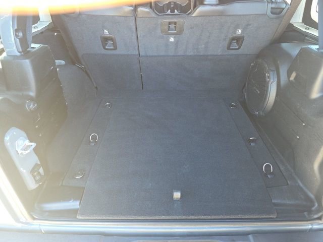 Used 2022 Jeep Wrangler Unlimited Sahara image 9