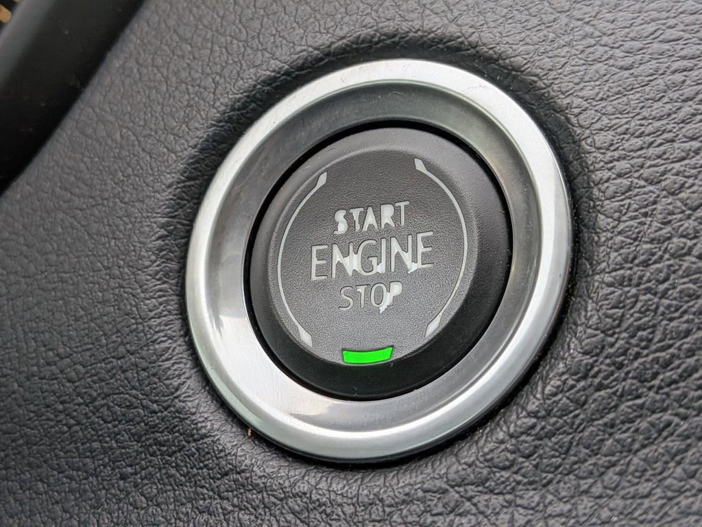 Used 2019 Cadillac XT4 Luxury image 32