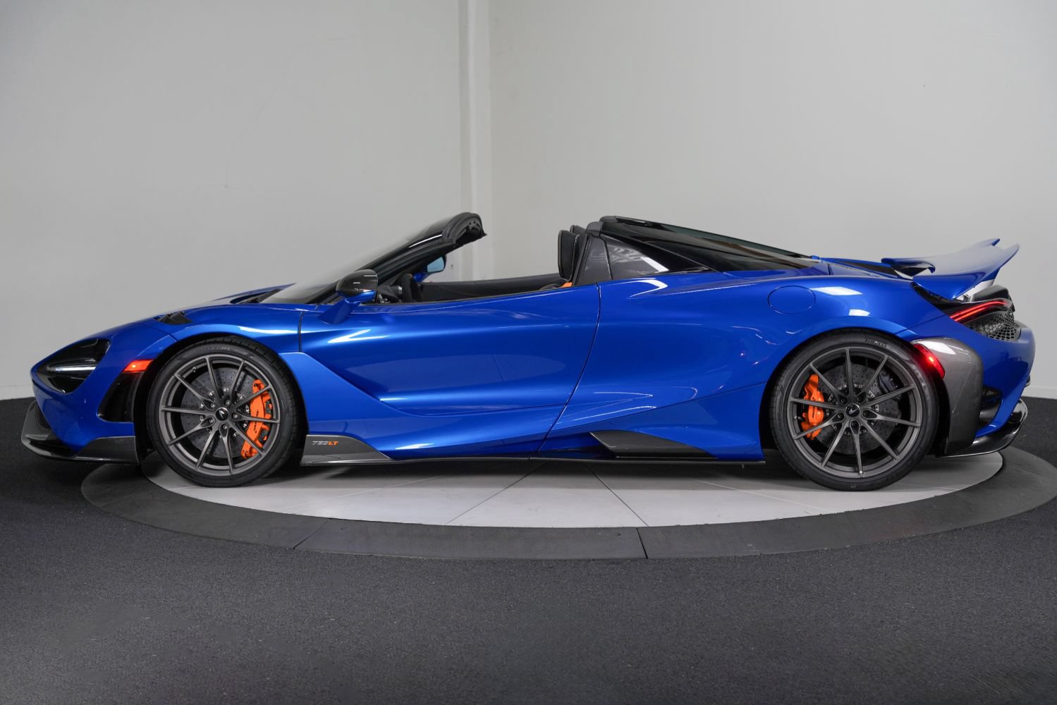 Used 2022 McLaren 765LT RWD image 9