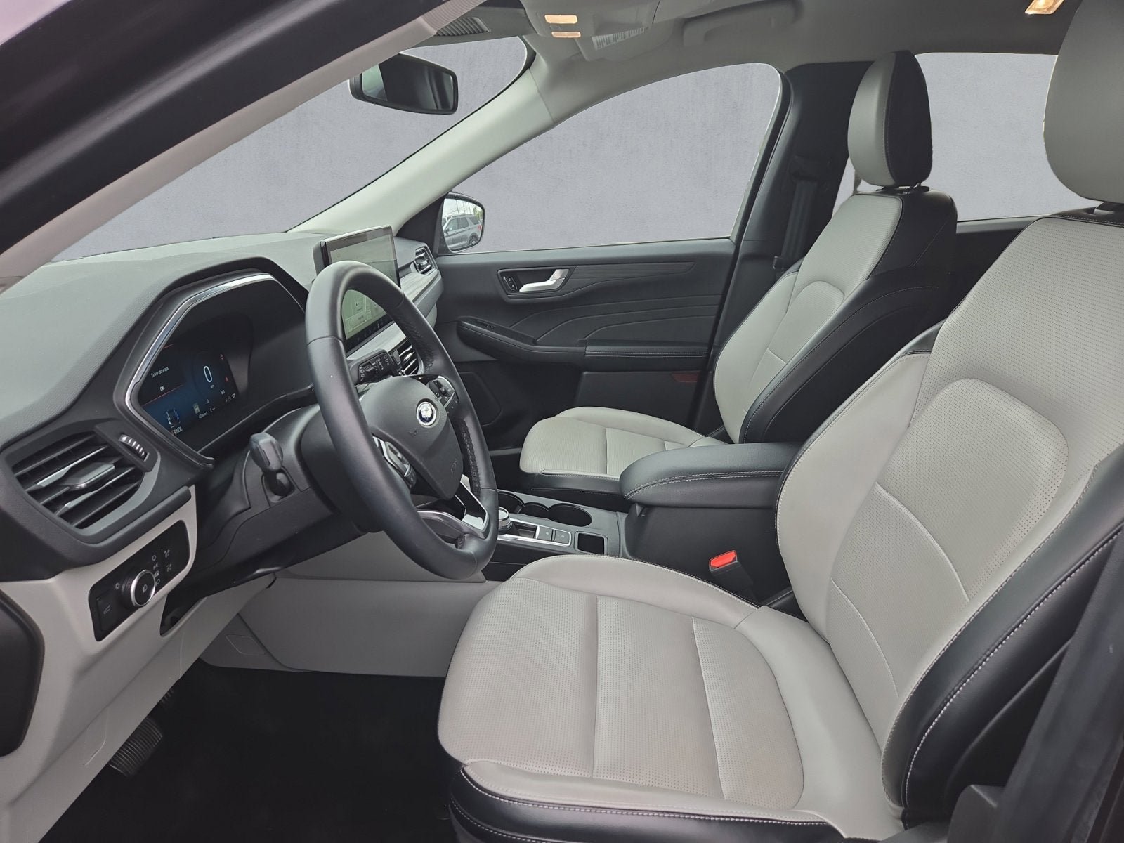 Used 2023 Ford Escape Platinum AWD/4WD image 11
