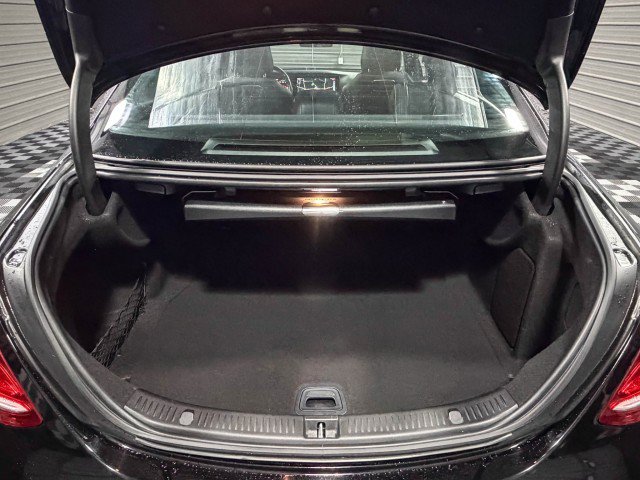 Used 2019 Mercedes-Benz E 300 4MATIC image 11