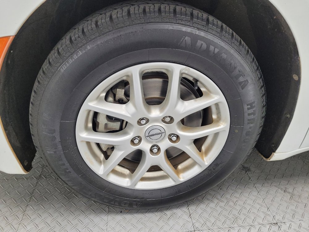 Used 2022 Chrysler Voyager LX image 31