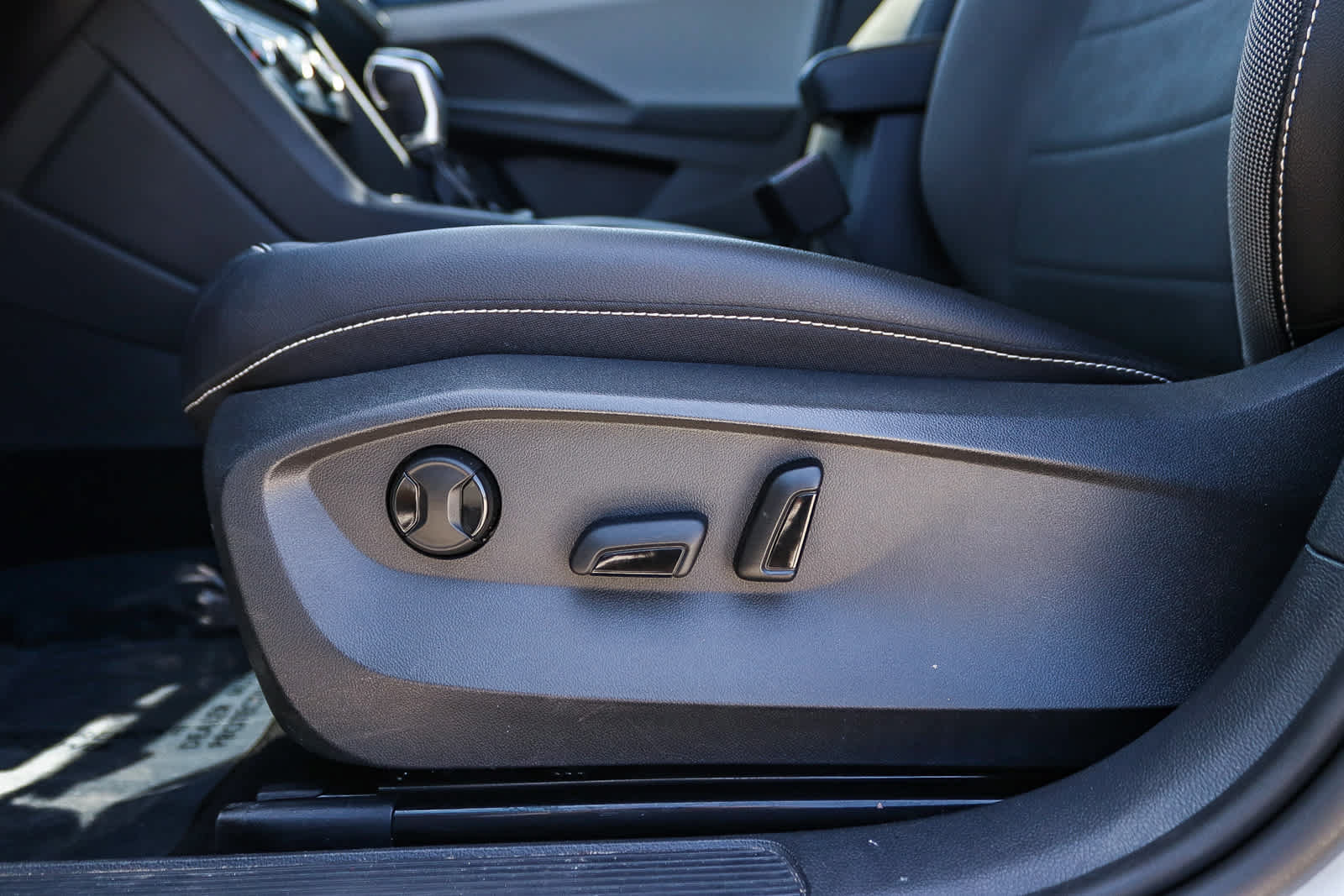 Certified 2022 Volkswagen Taos SE FWD image 20