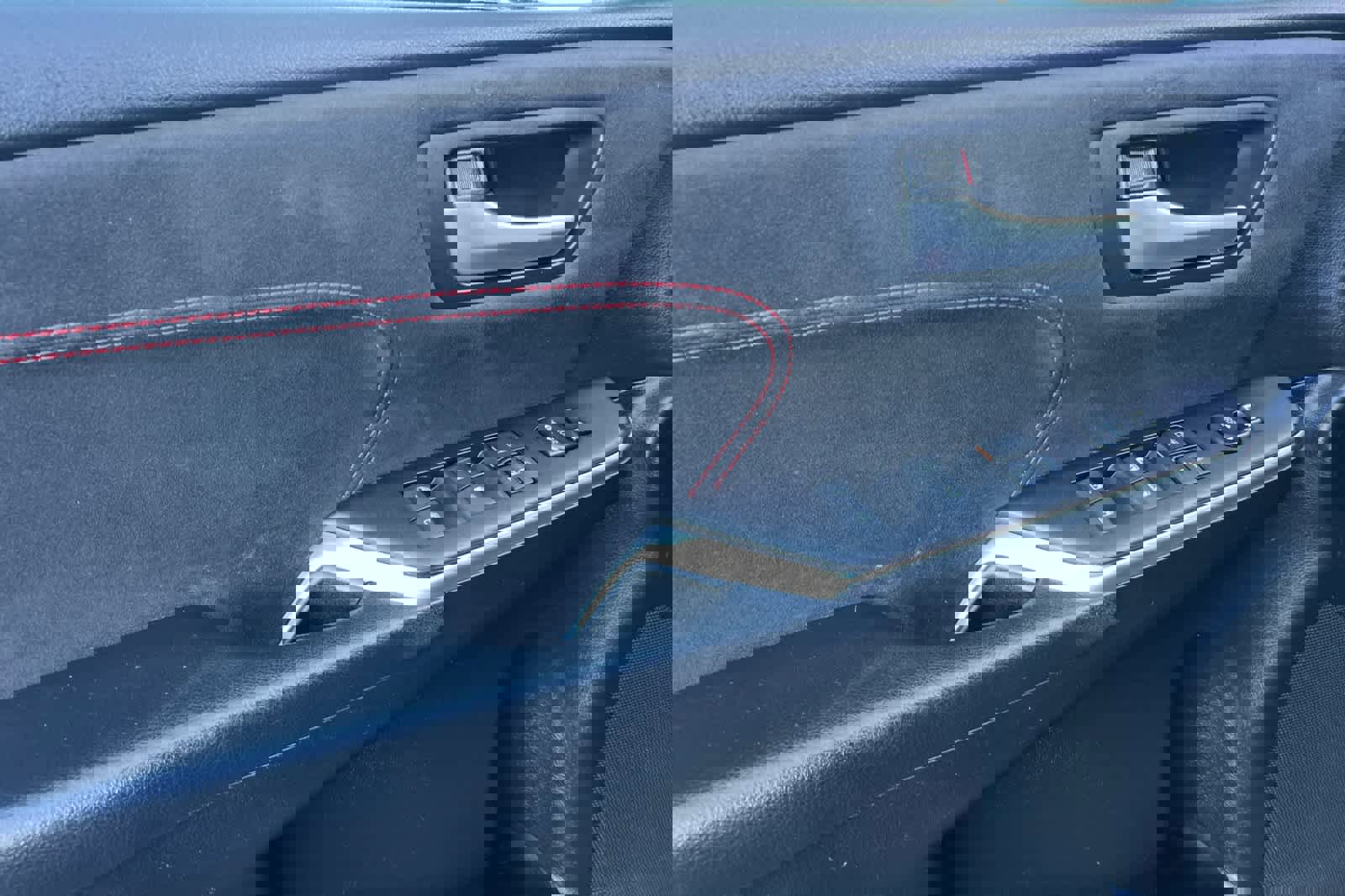 Used 2015 Toyota Camry XSE w/ Advanced Technology Package image 12