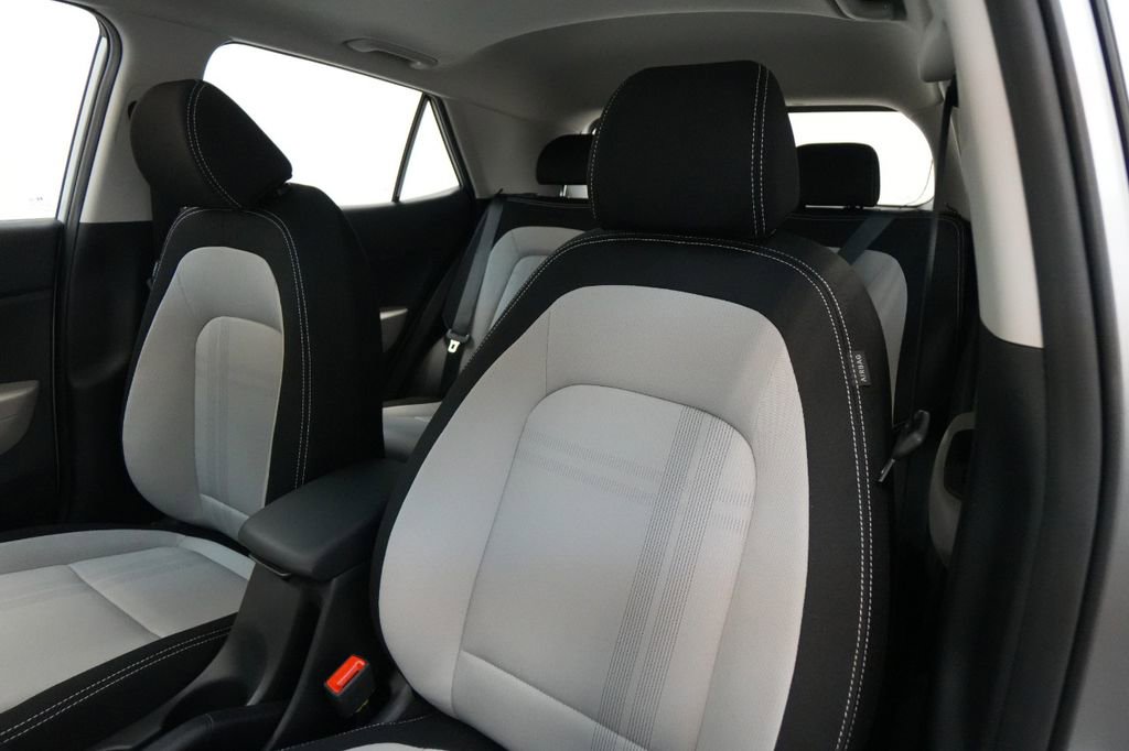 New 2025 Hyundai Venue SEL image 25