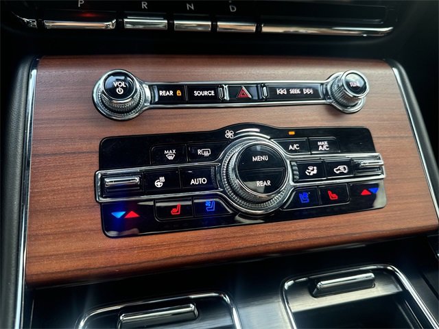 Used 2023 Lincoln Aviator Reserve w/ Equipment Group 201A image 19