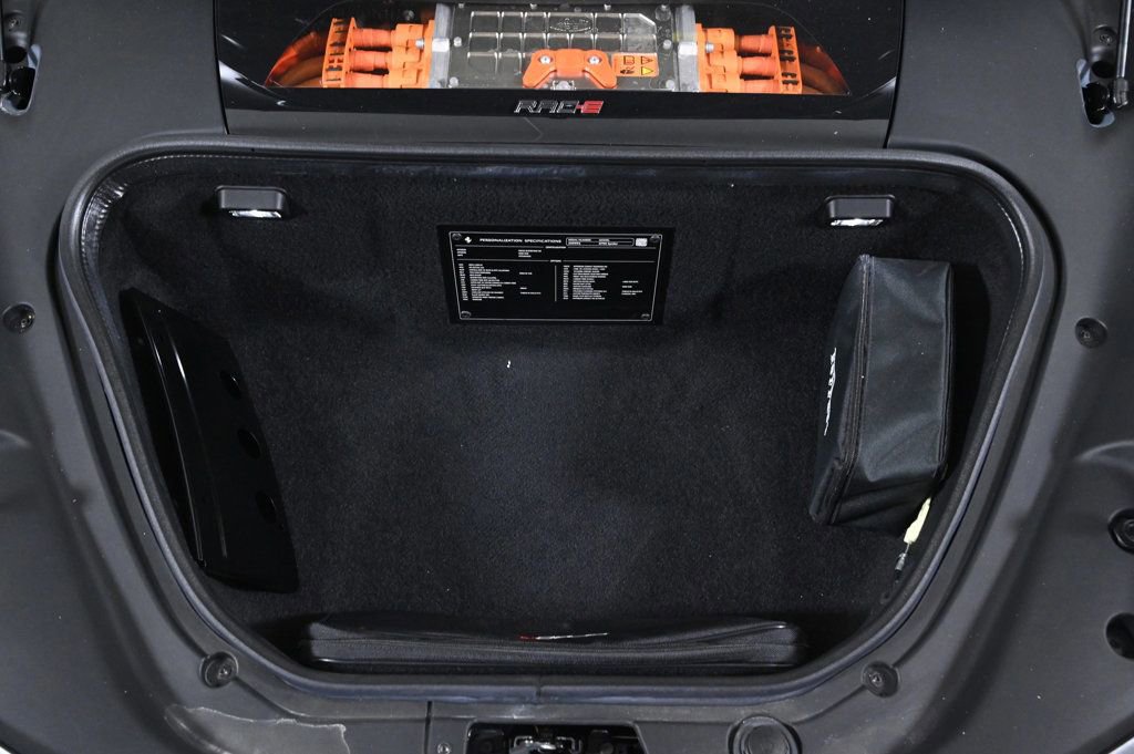 Used 2024 Ferrari SF90 Spider image 28