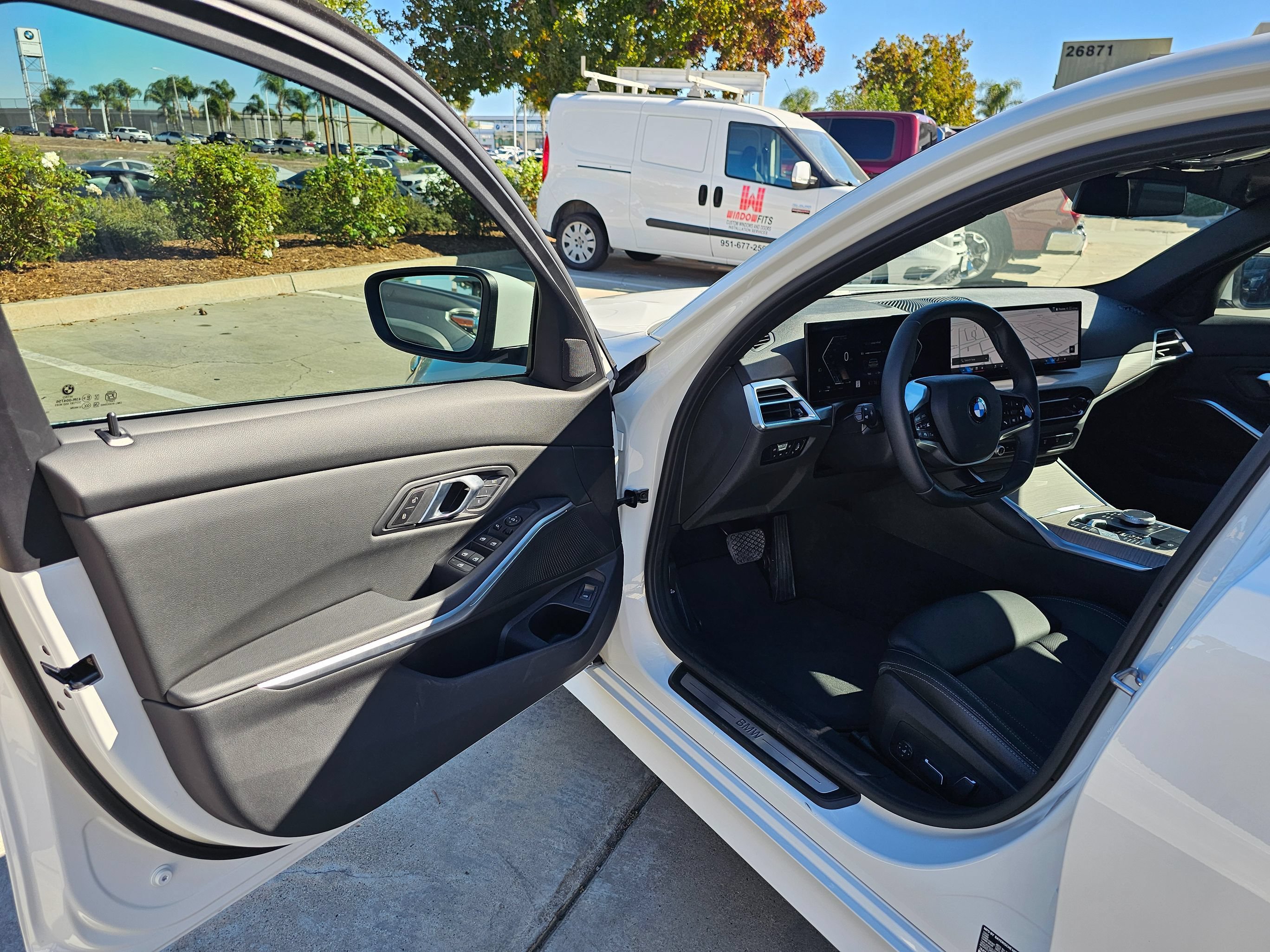Used 2025 BMW 330i xDrive Sedan AWD/4WD image 11