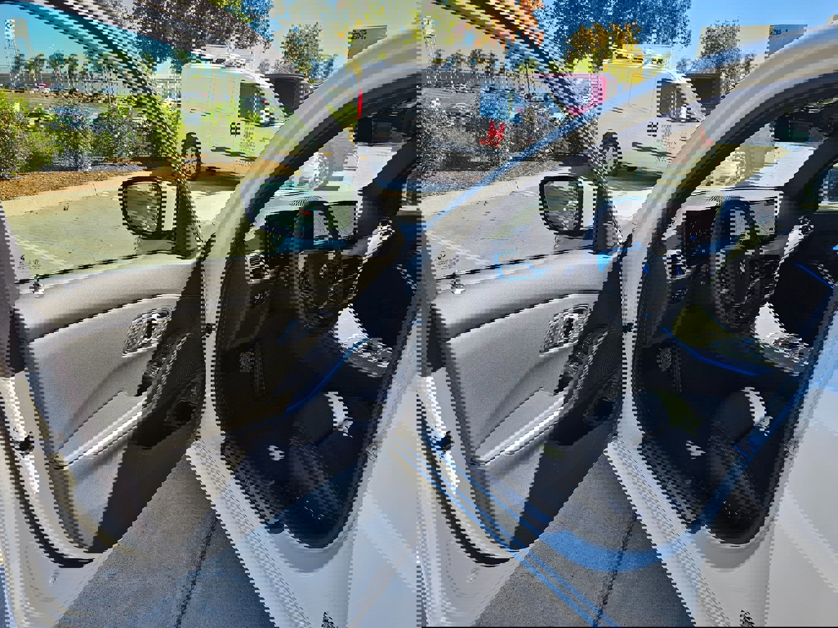 Used 2025 BMW 330i xDrive Sedan image 11