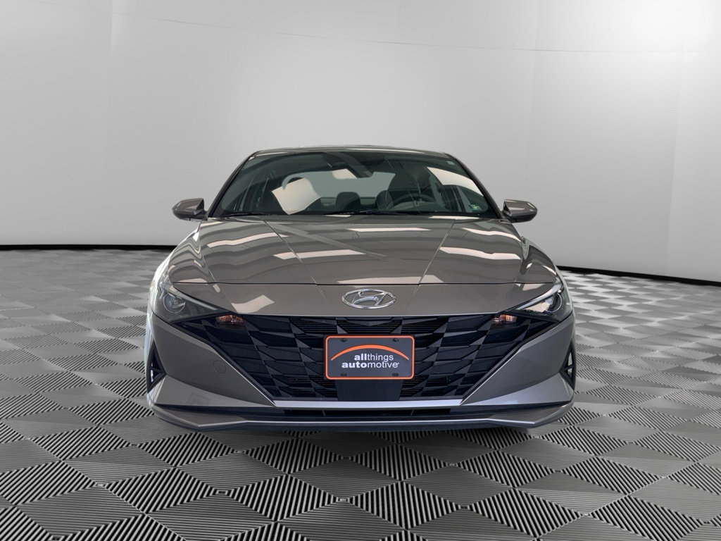 Used 2023 Hyundai Elantra SEL w/ Convenience Package image 3