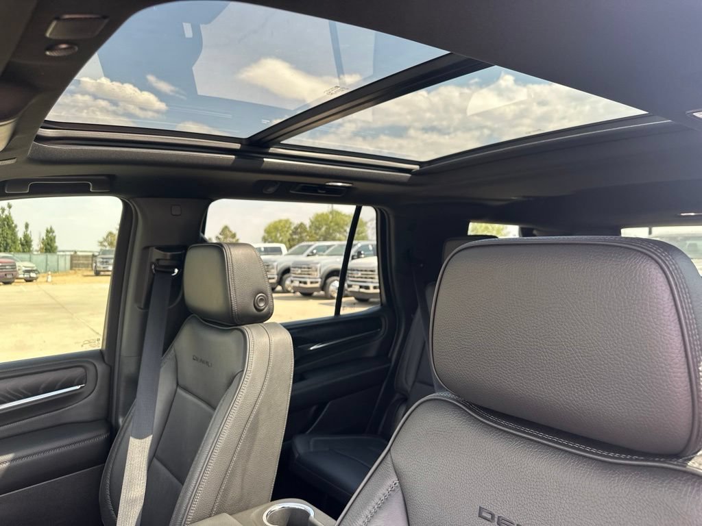 Used 2022 GMC Yukon Denali AWD/4WD image 17