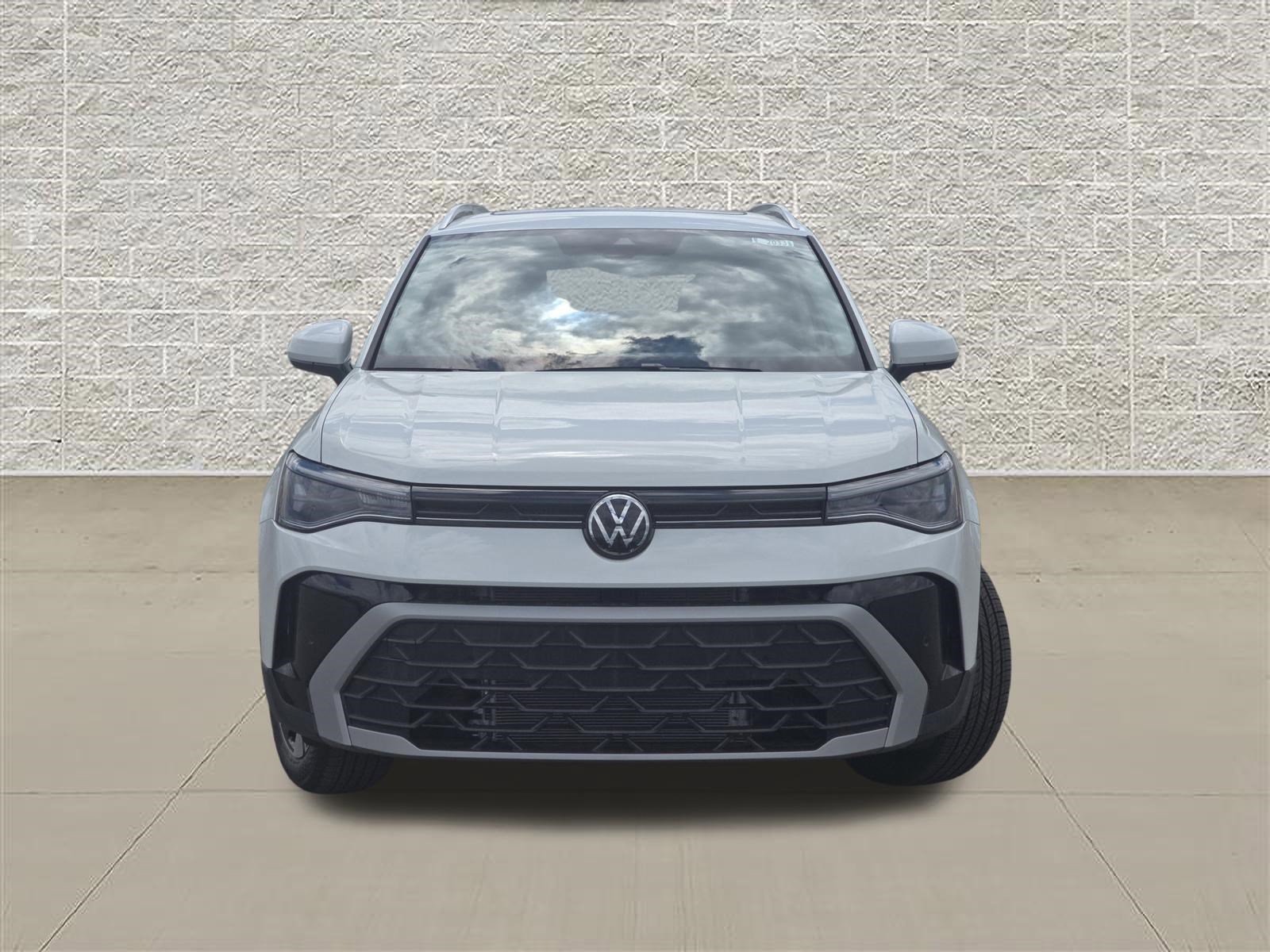 New 2026 Volkswagen Taos SE AWD/4WD image 2