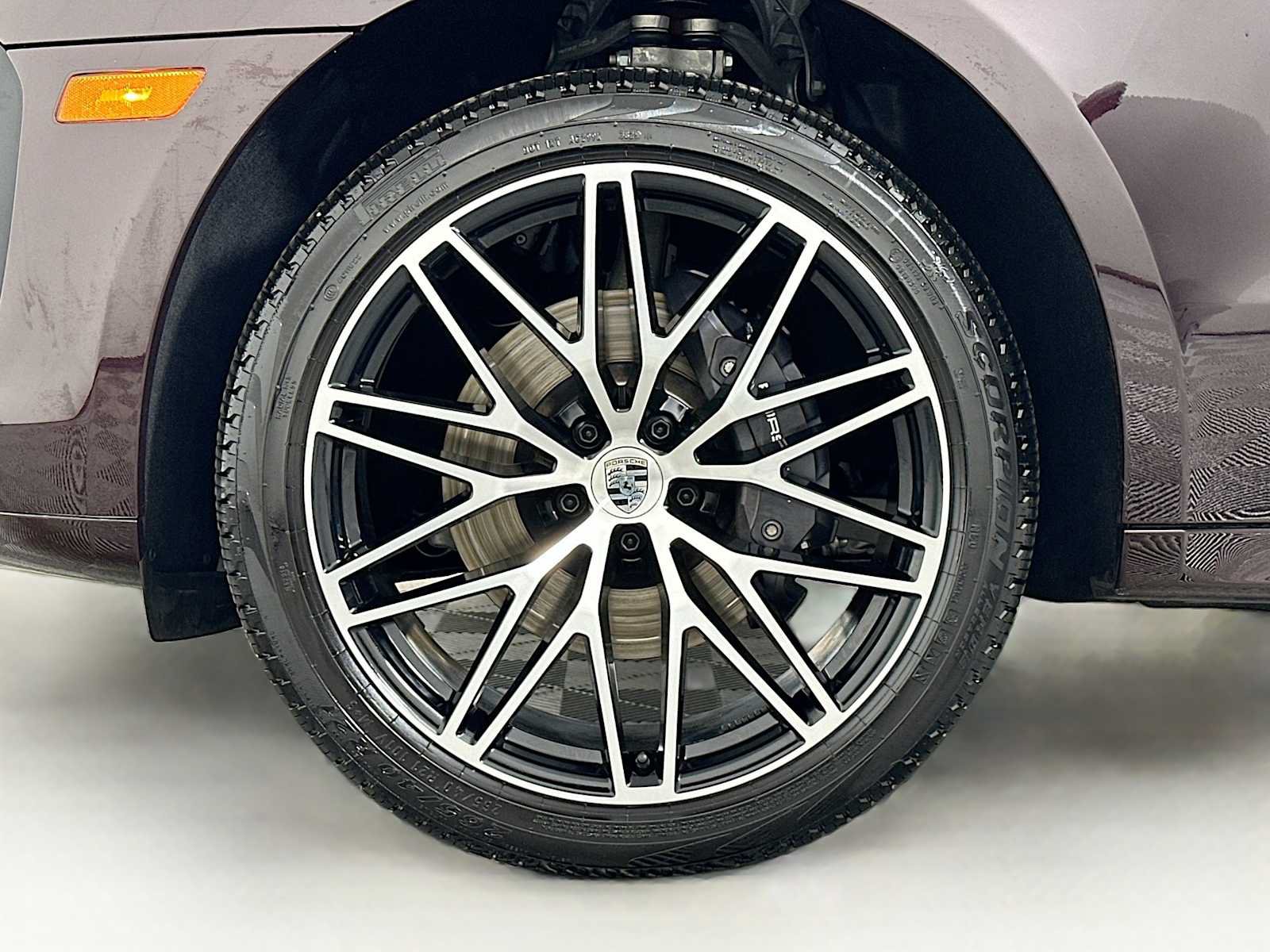 Certified 2026 Porsche Macan AWD/4WD image 32