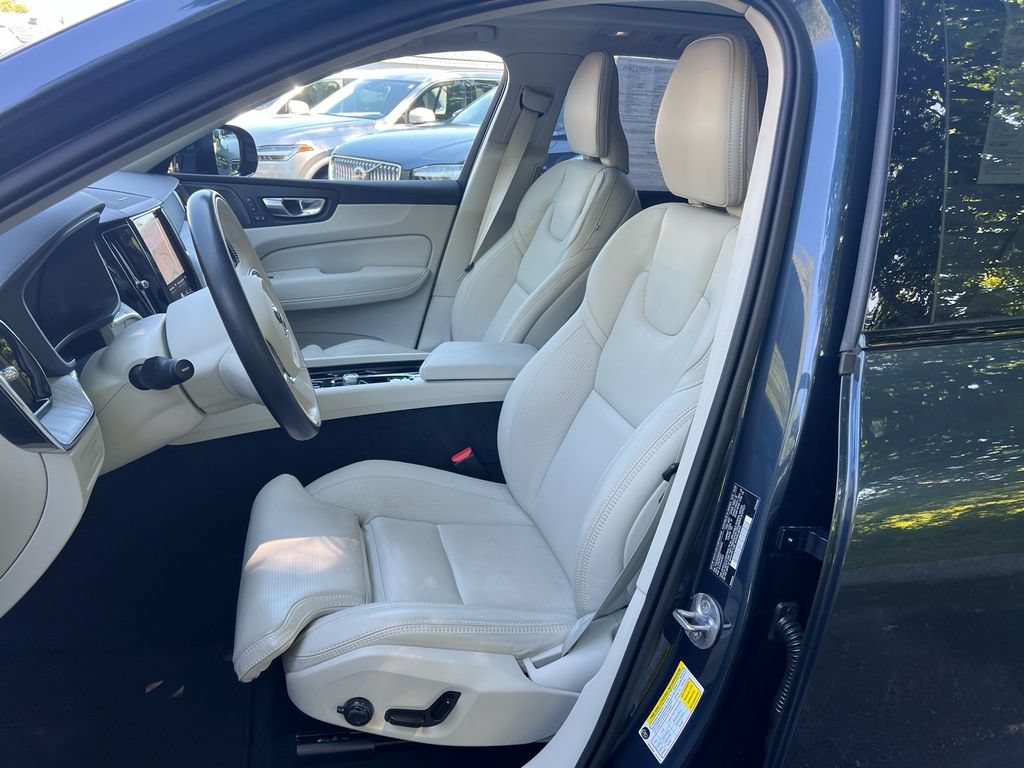 Certified 2025 Volvo XC60 T8 Ultra w/ Protection Package Premier AWD/4WD image 11