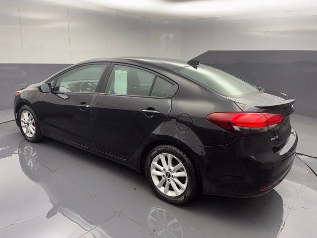 Used 2017 Kia Forte S FWD image 4