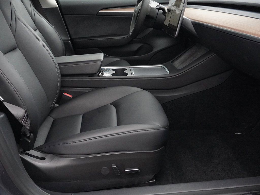 Used 2023 Tesla Model 3 Standard Range image 30