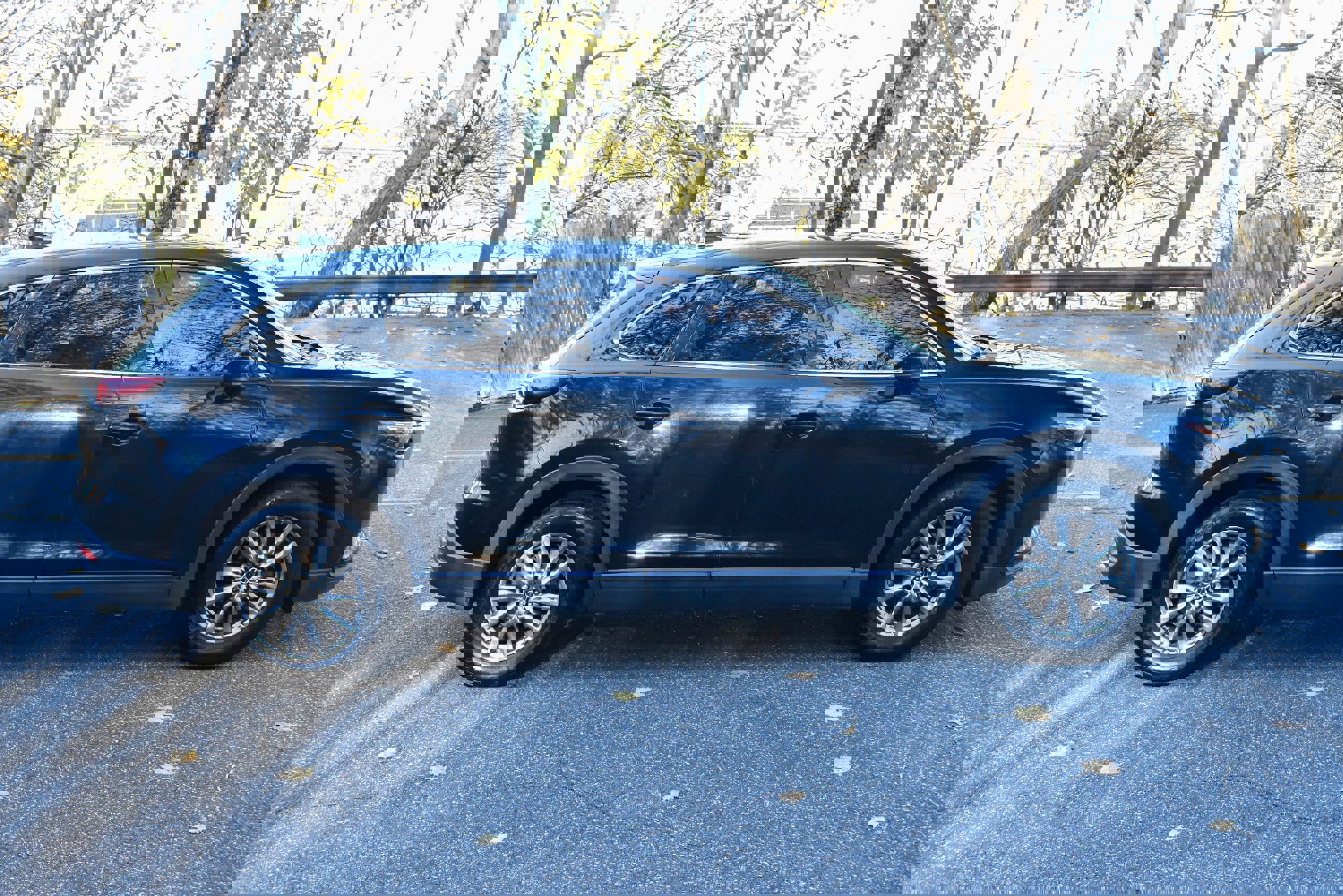 Used 2018 MAZDA CX-9 Touring w/ Touring Premium Package image 11