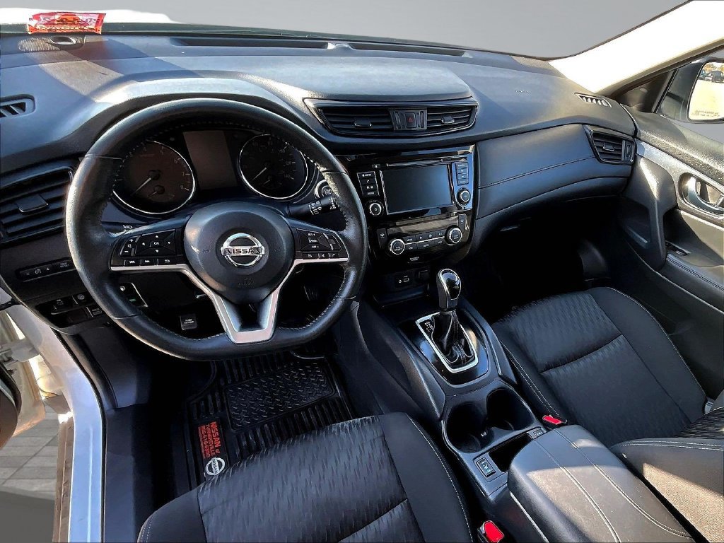 Used 2020 Nissan Rogue SV AWD/4WD image 9