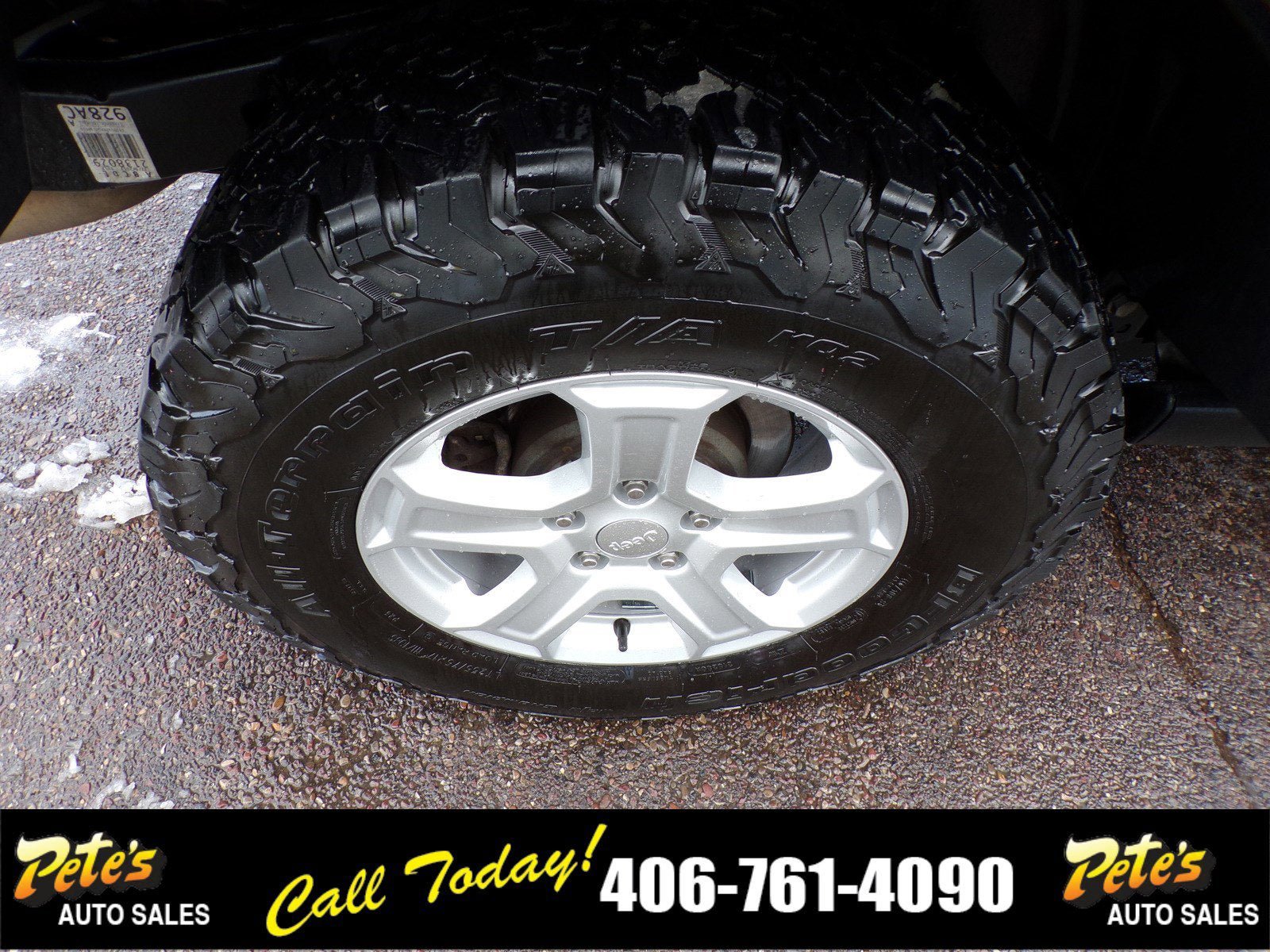 Used 2014 Jeep Wrangler Rubicon w/ Connectivity Group AWD/4WD image 10