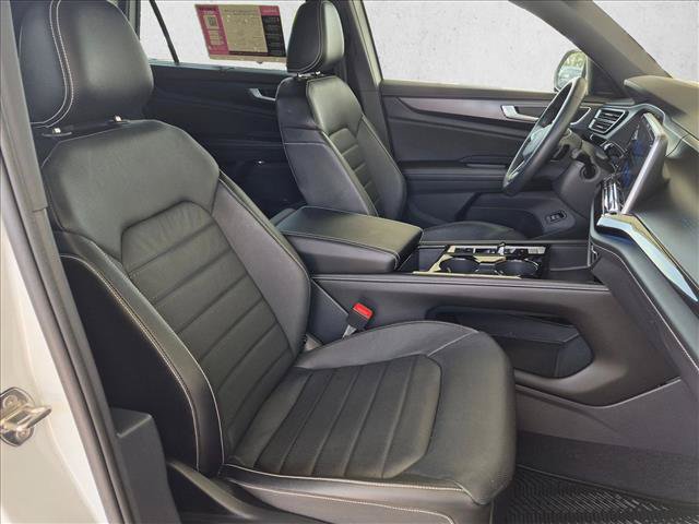 Used 2024 Volkswagen Atlas Cross Sport SEL R-Line AWD/4WD image 22