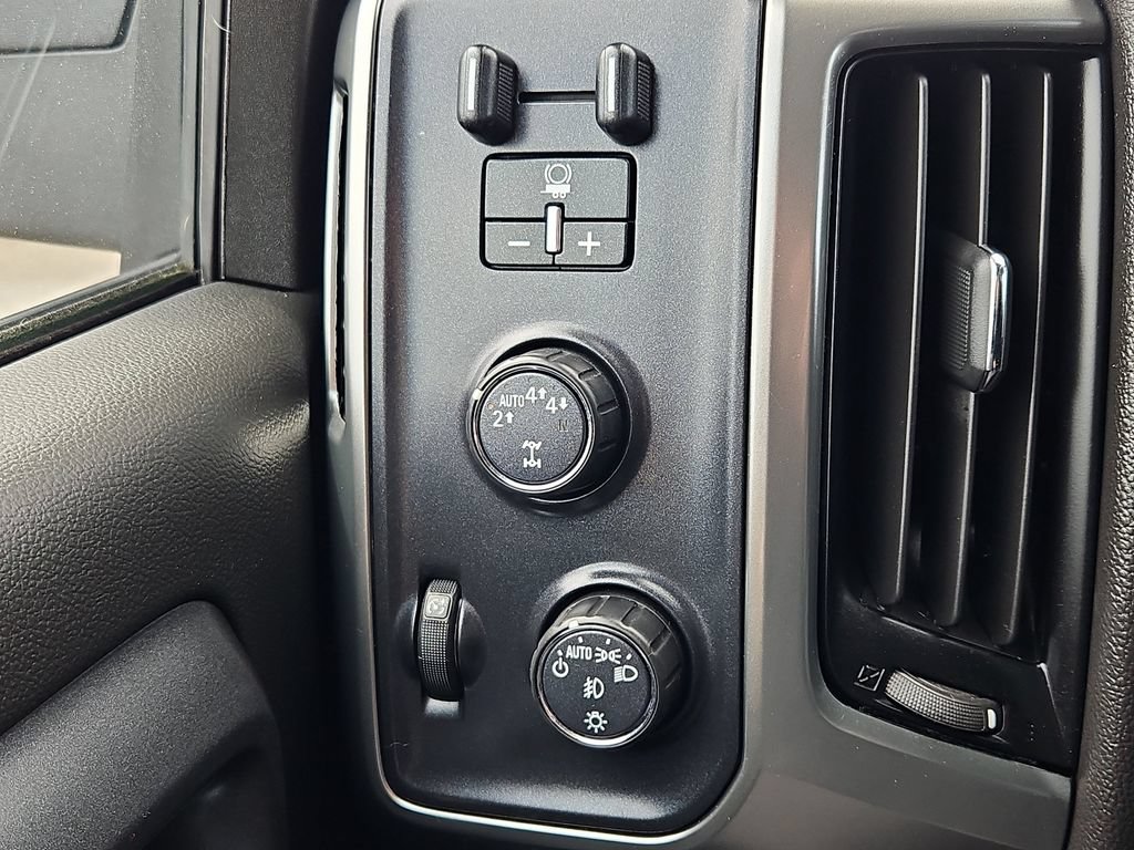 Certified 2019 Chevrolet Silverado 1500 LT w/ All Star Edition AWD/4WD image 16