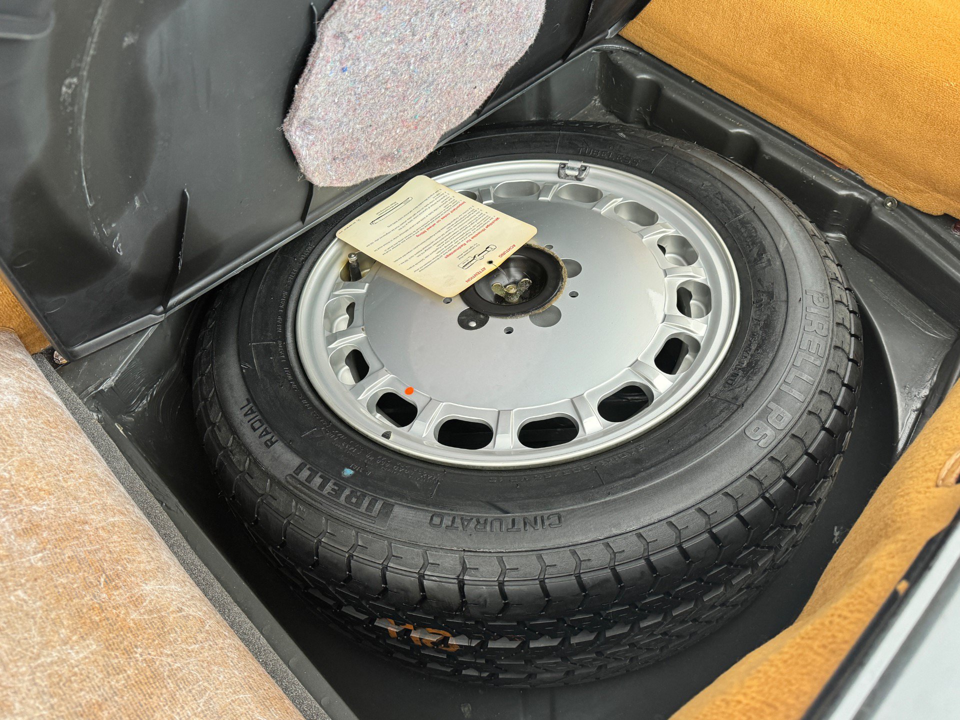 Used 1987 Mercedes-Benz 560 SL image 19