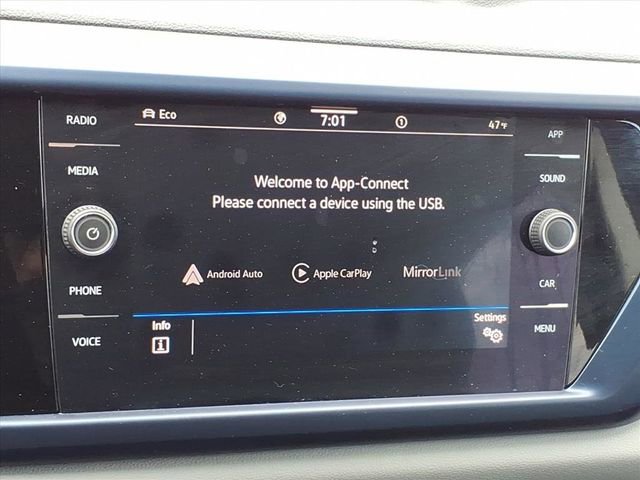 Used 2022 Volkswagen Taos SE image 16