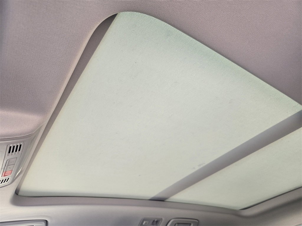 New 2025 Volkswagen Taos SE image 20