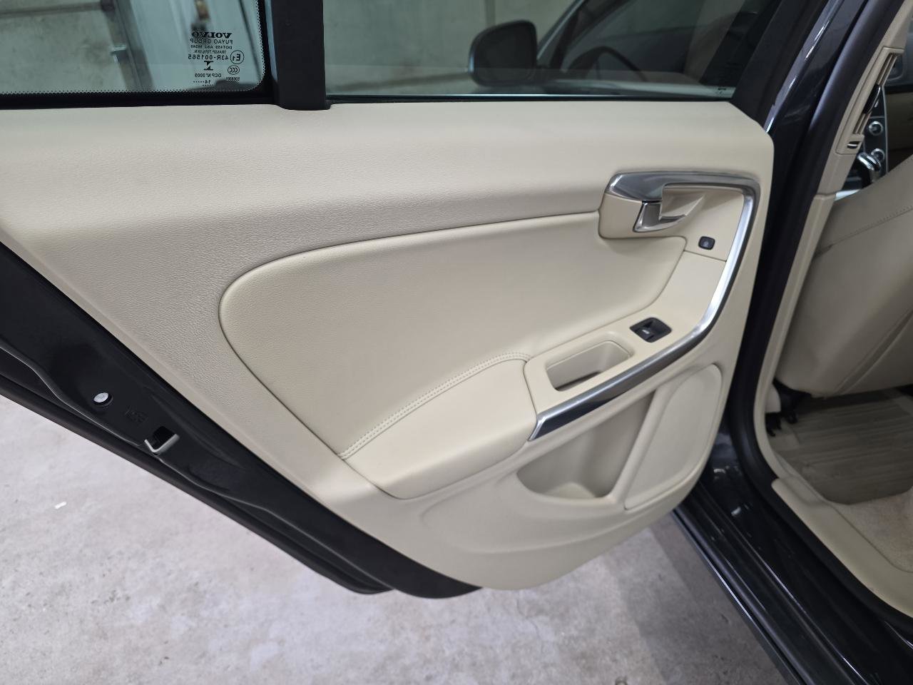 Used 2015 Volvo S60 T5 Premier image 33