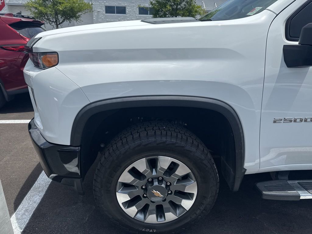 Used 2022 Chevrolet Silverado 2500 Custom w/ Custom Value Package AWD/4WD image 9