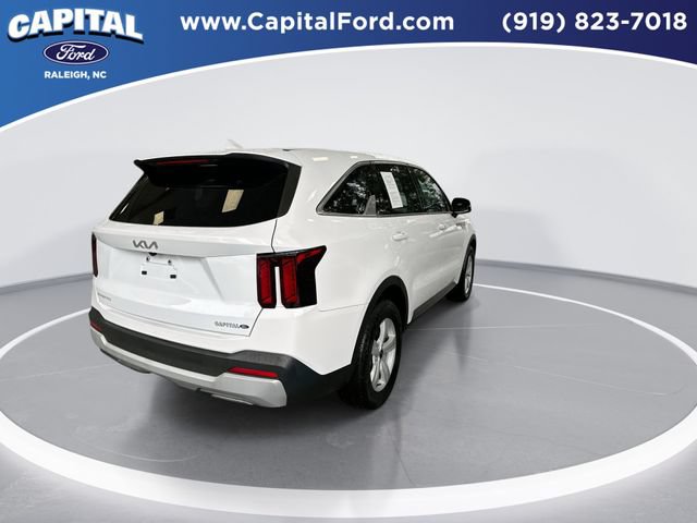 Used 2025 Kia Sorento LX FWD image 8