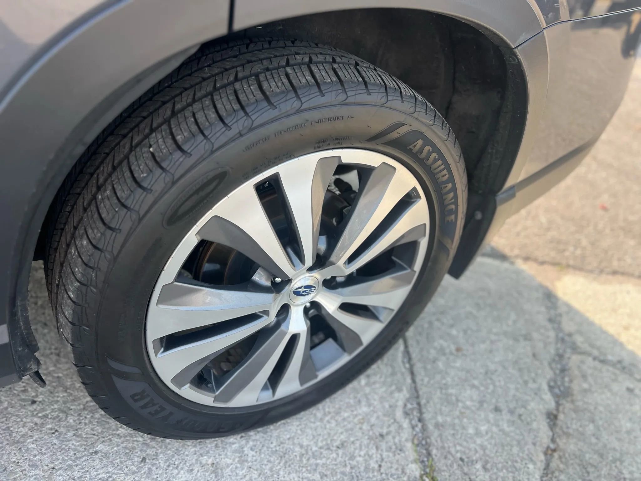 Used 2021 Subaru Ascent Limited w/ Technology Package image 8