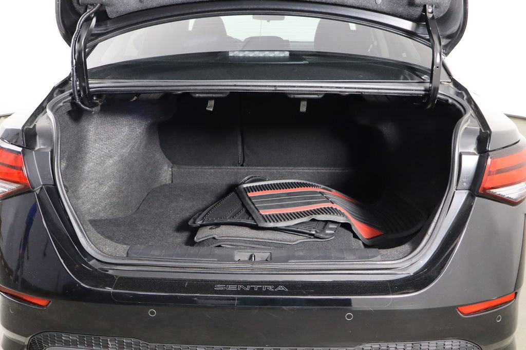 Used 2022 Nissan Sentra SR w/ Trunk Package FWD image 17